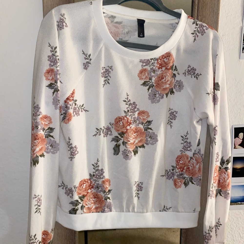 Small white sweater with flowers